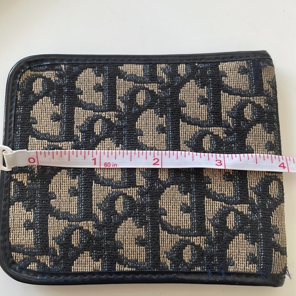 Dior - Picture 4 of 4